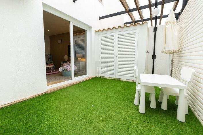 Image No.21-3 Bed Townhouse for sale