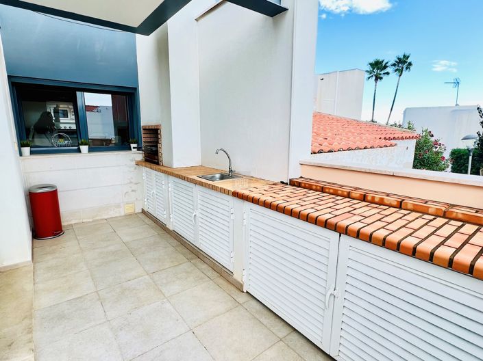 Image No.5-4 Bed Townhouse for sale