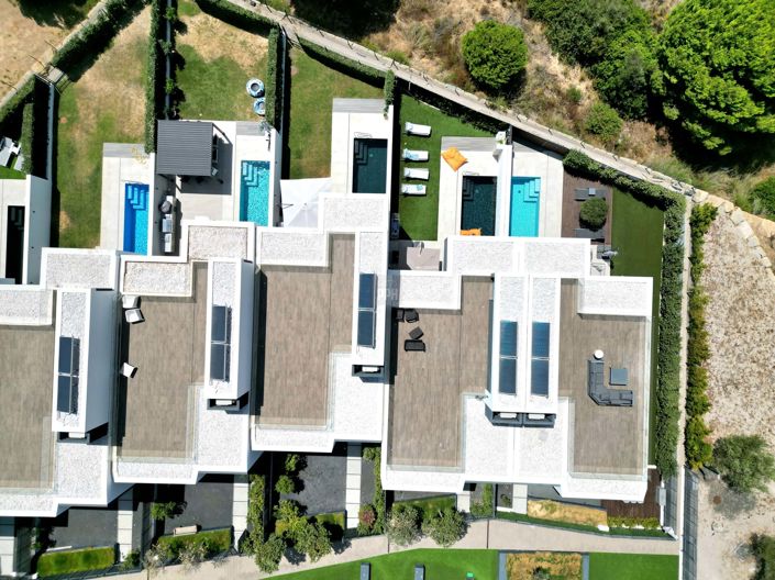 Image No.28-3 Bed Townhouse for sale