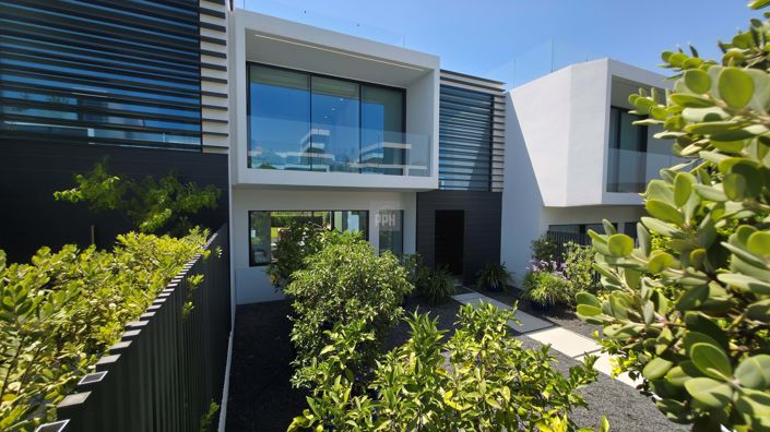 Image No.31-3 Bed Townhouse for sale