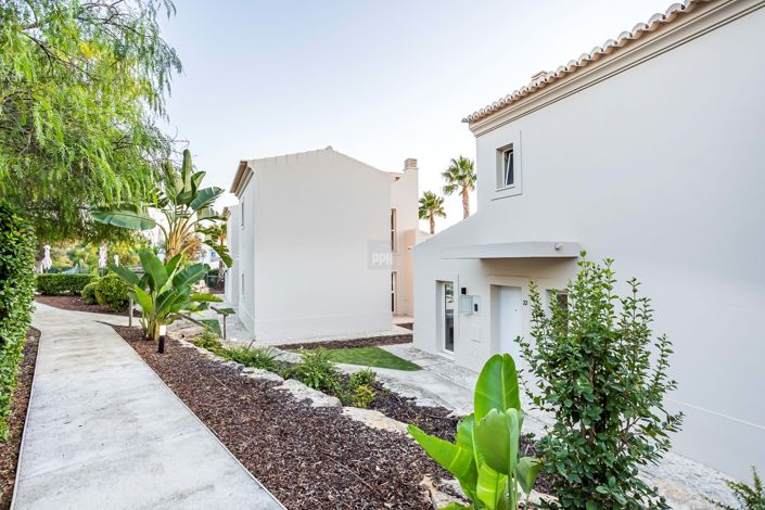 Image No.10-2 Bed Townhouse for sale