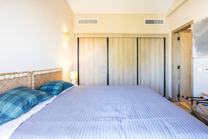 Image No.15-2 Bed Townhouse for sale