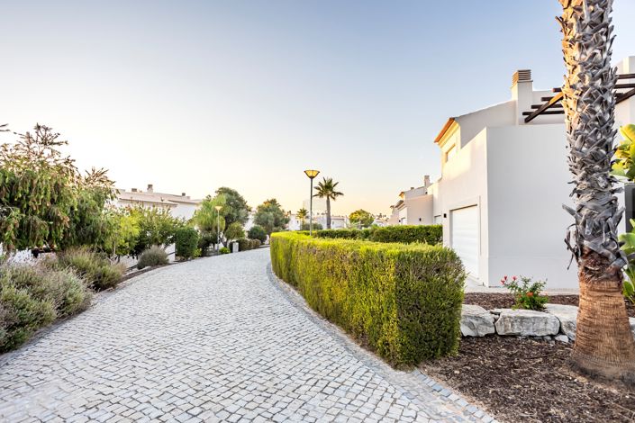 Image No.2-2 Bed Townhouse for sale