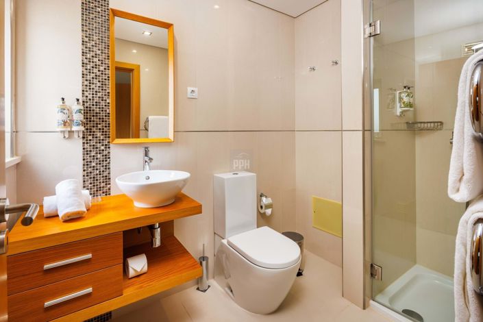 Image No.11-2 Bed Property for sale