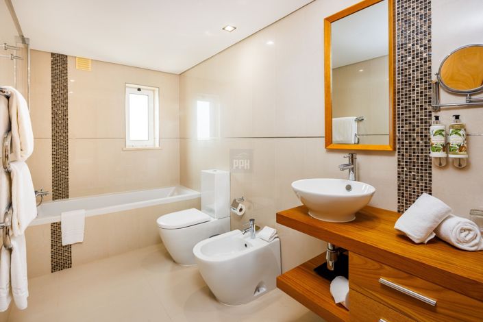 Image No.8-2 Bed Property for sale