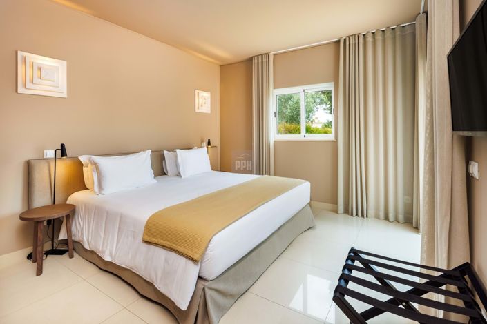 Image No.13-3 Bed Property for sale