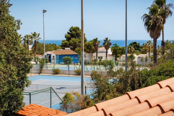 Image No.28-3 Bed Property for sale