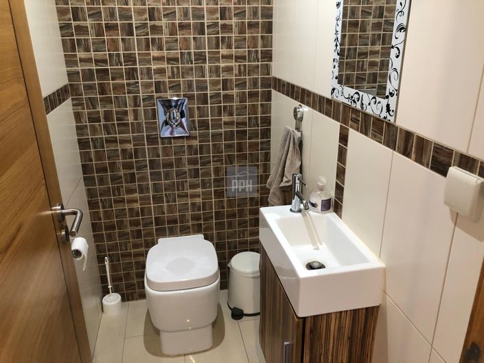 Image No.18-3 Bed Townhouse for sale