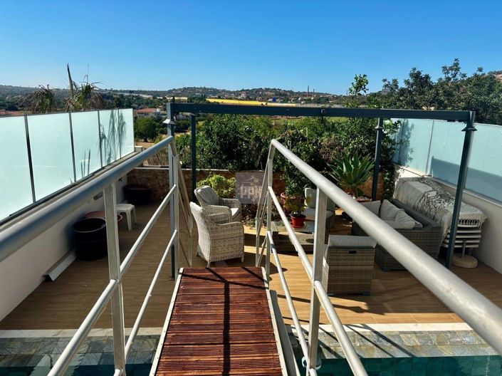 Image No.20-3 Bed Townhouse for sale