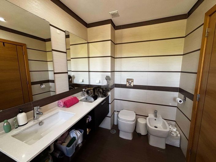 Image No.31-3 Bed Townhouse for sale