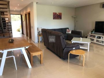 2344-357249-f99b9e343b07b1ea73851c331dc41644a