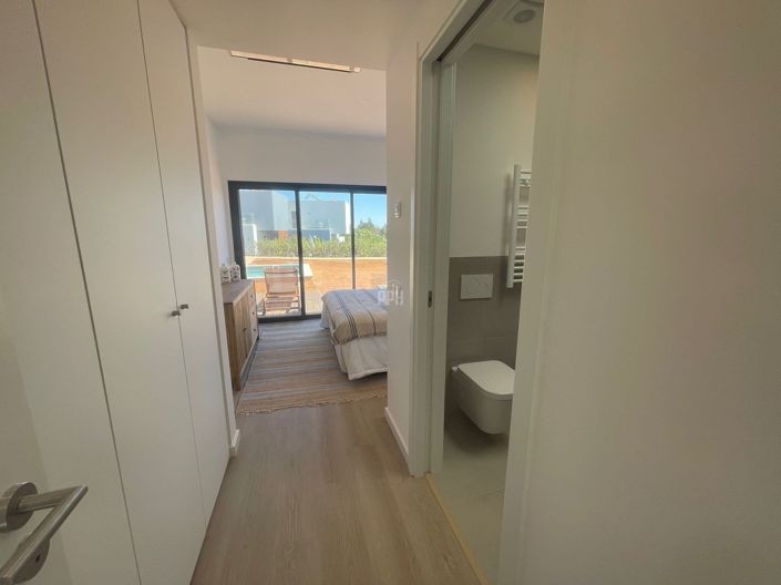 Image No.37-2 Bed Villa for sale