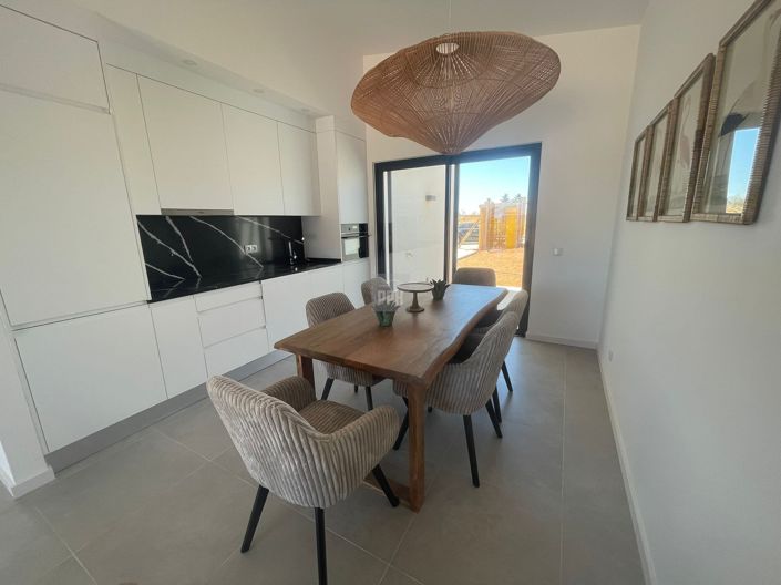 Image No.2-2 Bed Villa for sale