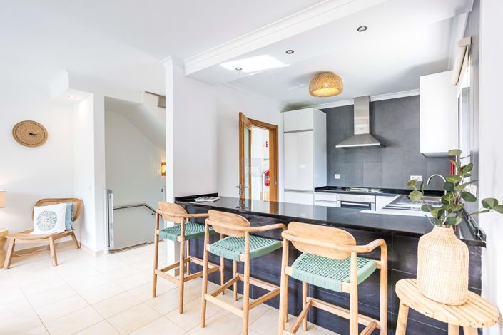 Image No.10-3 Bed Townhouse for sale