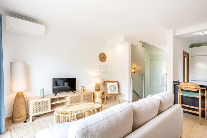 Image No.16-3 Bed Townhouse for sale