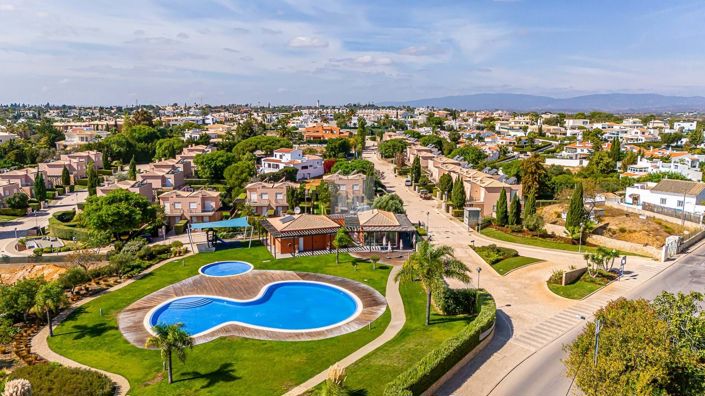 Image No.2-3 Bed Townhouse for sale