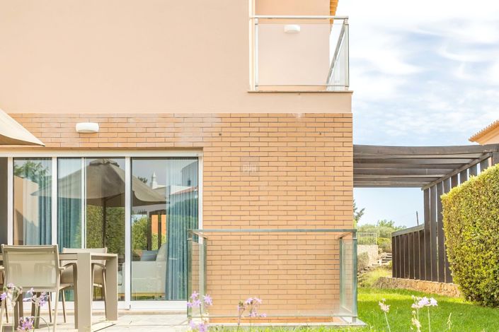 Image No.30-3 Bed Townhouse for sale