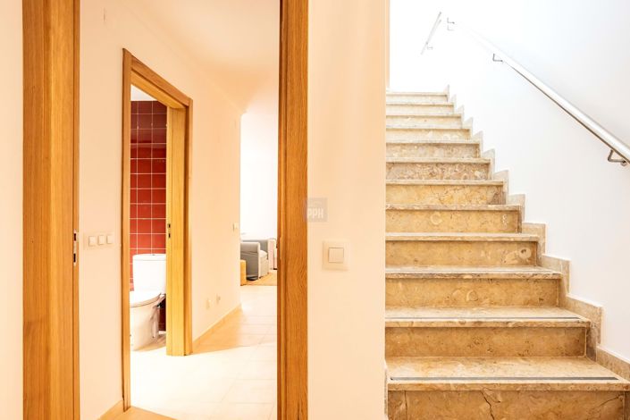 Image No.35-3 Bed Townhouse for sale