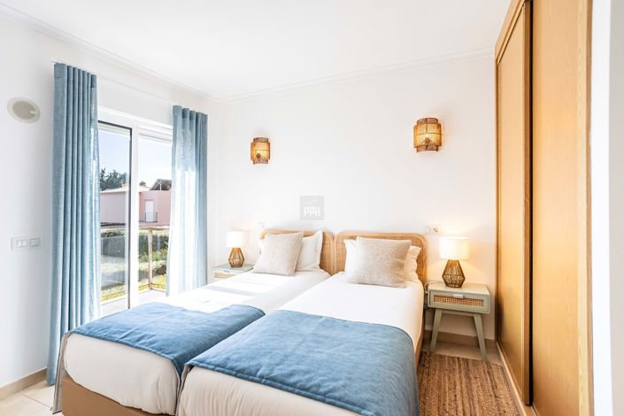 Image No.56-3 Bed Townhouse for sale