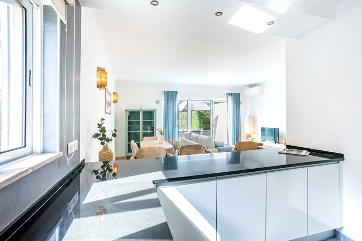 Image No.8-3 Bed Townhouse for sale