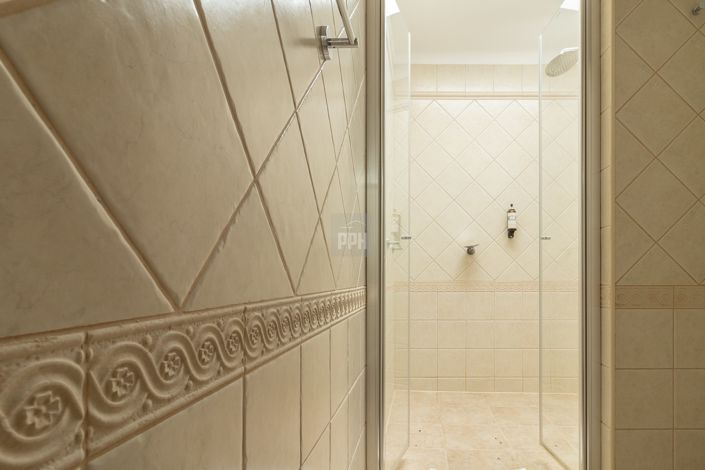 Image No.28-2 Bed Apartment for sale