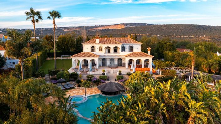 Image No.1-6 Bed Villa for sale