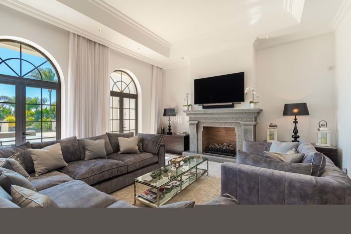 Image No.2-6 Bed Villa for sale