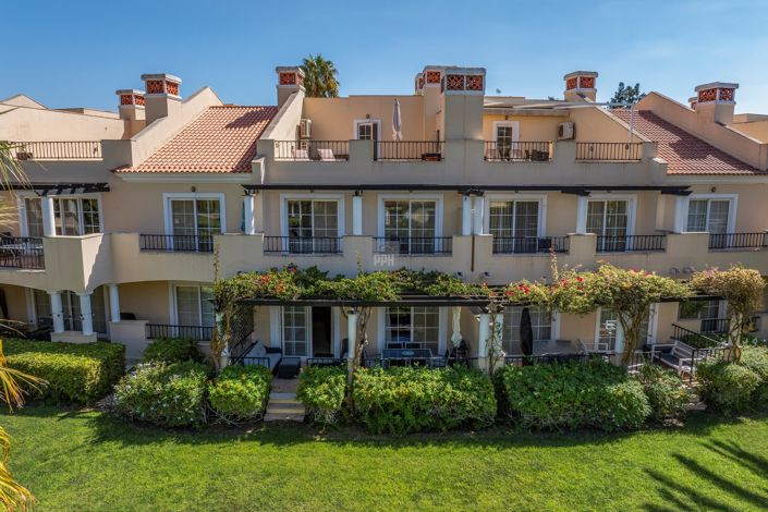 Image No.1-4 Bed Townhouse for sale