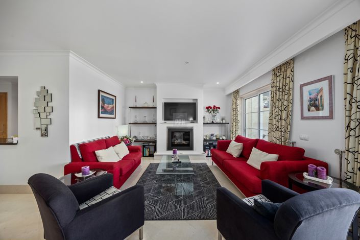 Image No.12-4 Bed Townhouse for sale