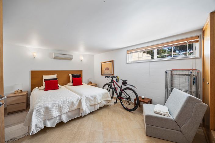 Image No.33-4 Bed Townhouse for sale