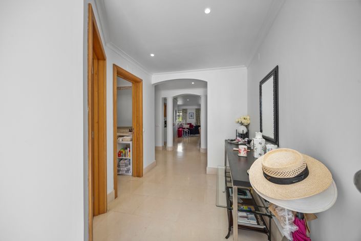 Image No.5-4 Bed Townhouse for sale