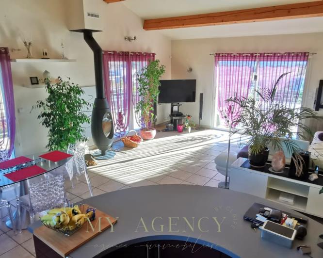 Image No.4-8 Bed Property for sale