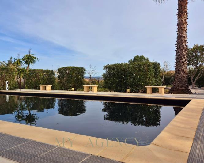 Image No.11-8 Bed Property for sale