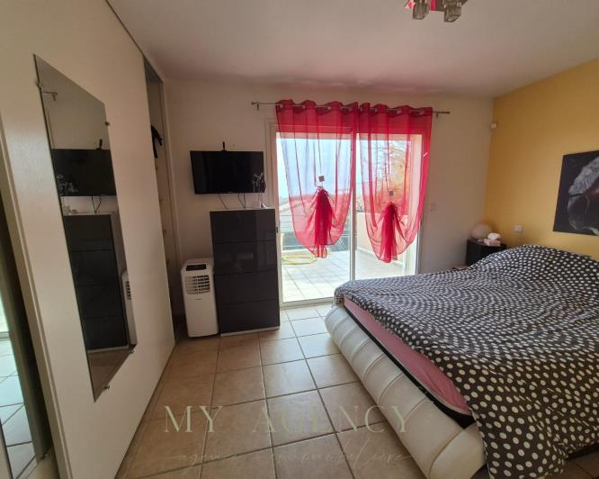 Image No.9-8 Bed Property for sale