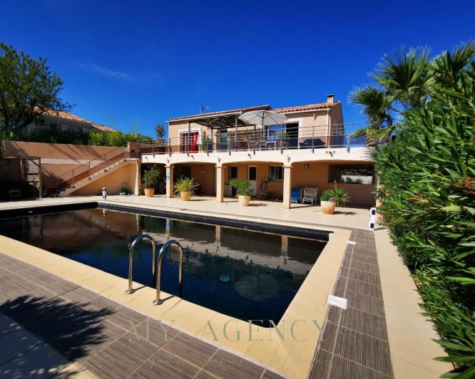 Image No.1-8 Bed Property for sale