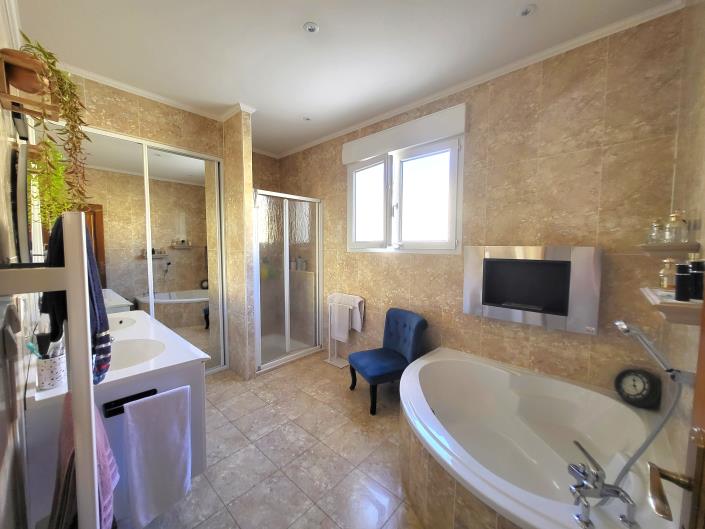 Image No.17-Villa de 4 chambres à vendre à Caux