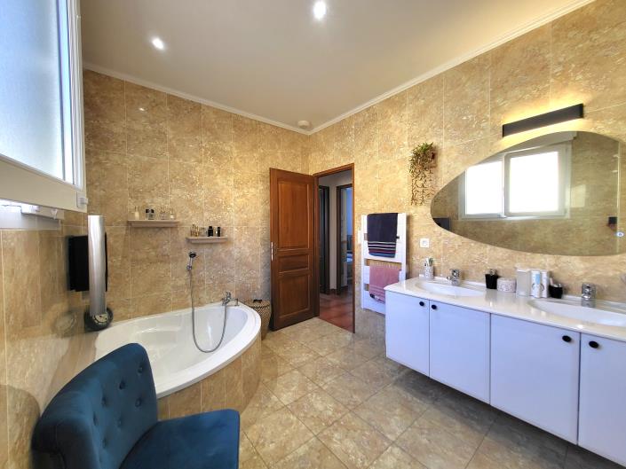 Image No.18-Villa de 4 chambres à vendre à Caux