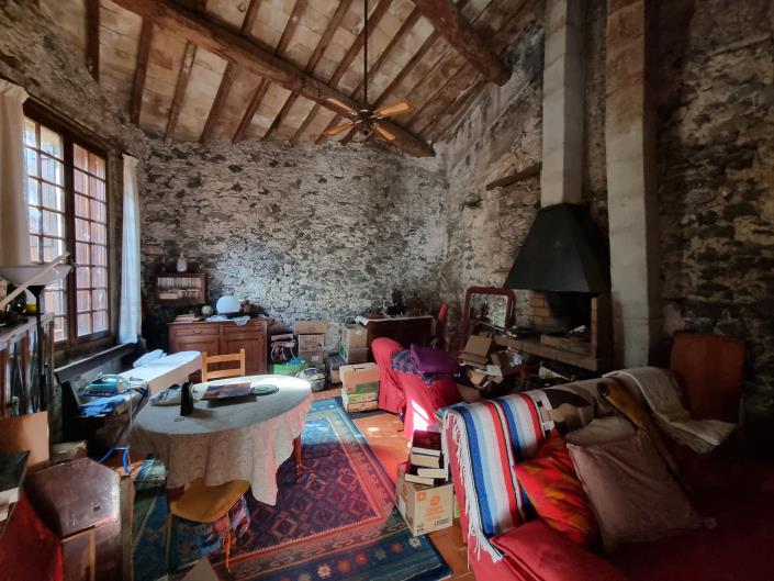 Image No.20-3 Bed Village House for sale