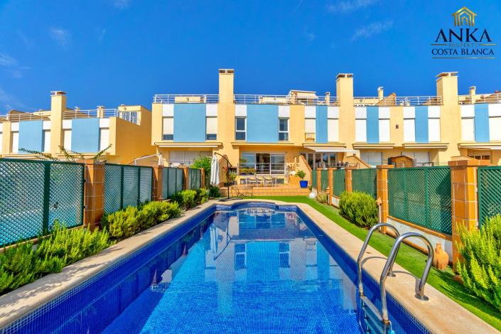 Image No.9-3 Bed Chalet for sale