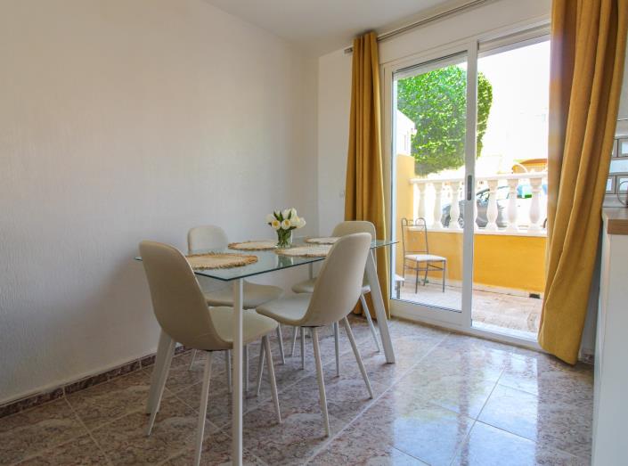 Image No.9-2 Bed Townhouse for sale