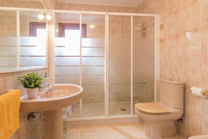 Image No.20-3 Bed Townhouse for sale