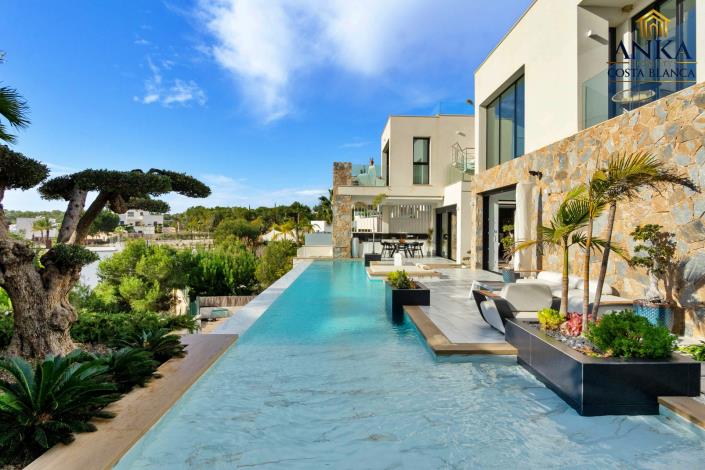 Image No.7-4 Bed Villa for sale