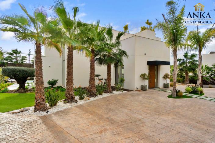 Image No.12-4 Bed Villa for sale