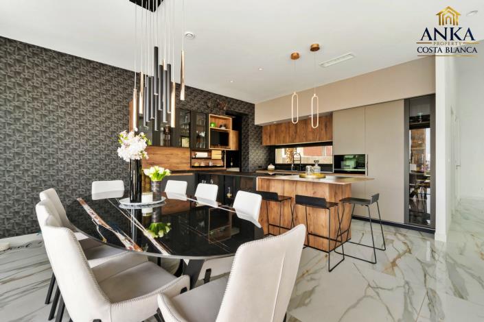 Image No.18-4 Bed Villa for sale