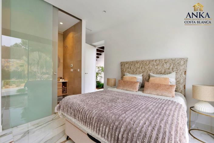 Image No.29-4 Bed Villa for sale