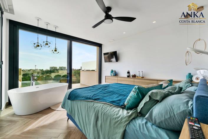 Image No.32-4 Bed Villa for sale