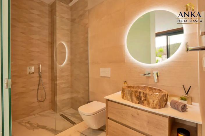 Image No.54-4 Bed Villa for sale