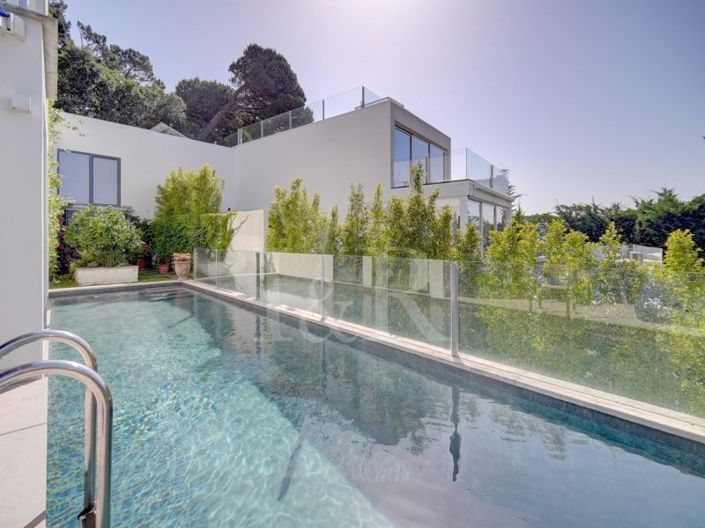 Image No.2-4 Bed House for sale