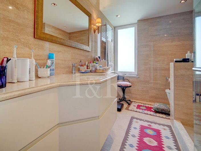 Image No.27-4 Bed House for sale