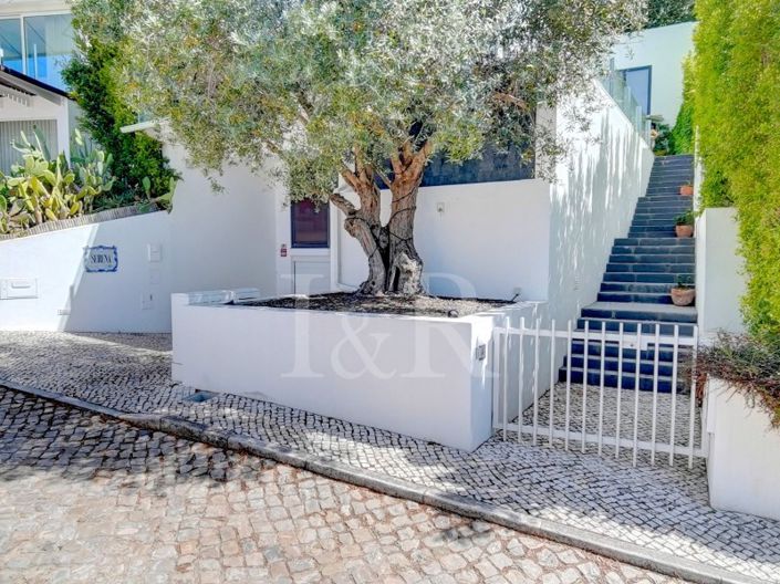 Image No.41-4 Bed House for sale